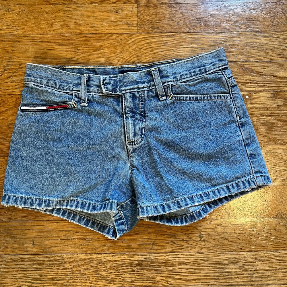 Tommy Hilfiger Women's Vintage Denim Cut-Off Shorts Size 3 Blue